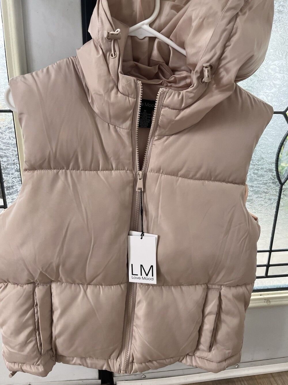 Love Mood Women’s Vest Hoodie Medium Cream Lightweight Casual Puffer NWT